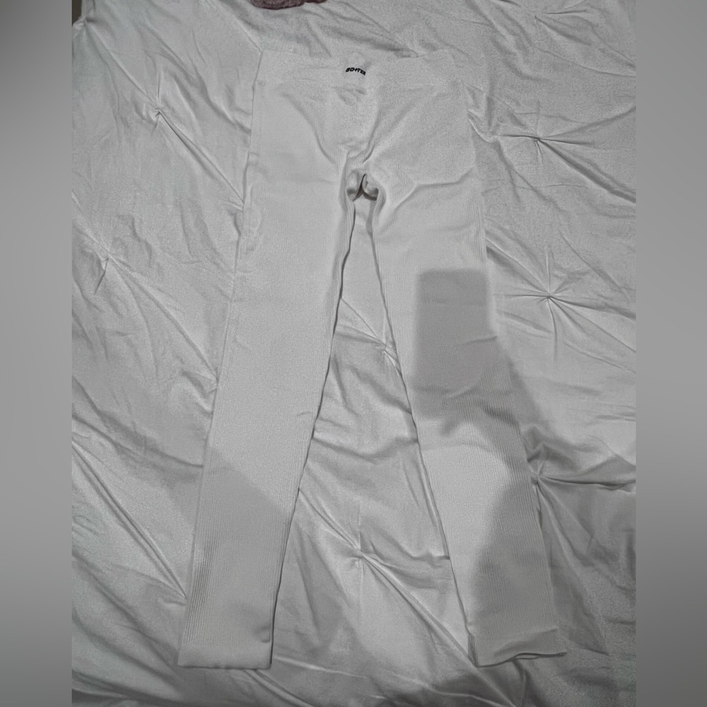 Bo & Tee white leggings (perfect condition)
